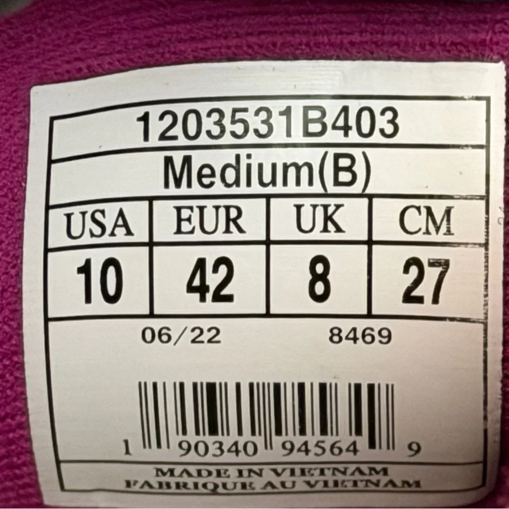 Brooks adrenaline GTS 22 Running Shoes Size 10 Navy / Yucca Pink